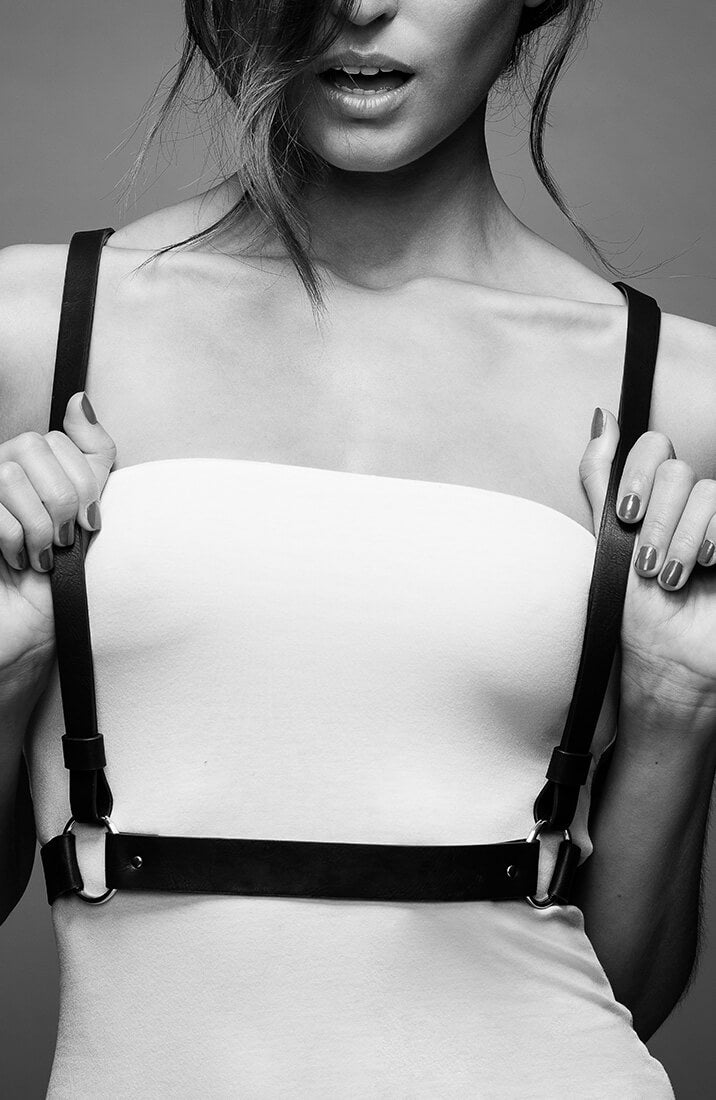 Faux læder X body harness med krydsede stropper