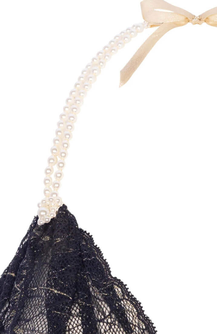 Sensuel sort bralette med dobbelt hvid perlesnor og guldfarvet lurex detalje fra COAX Copenhagen