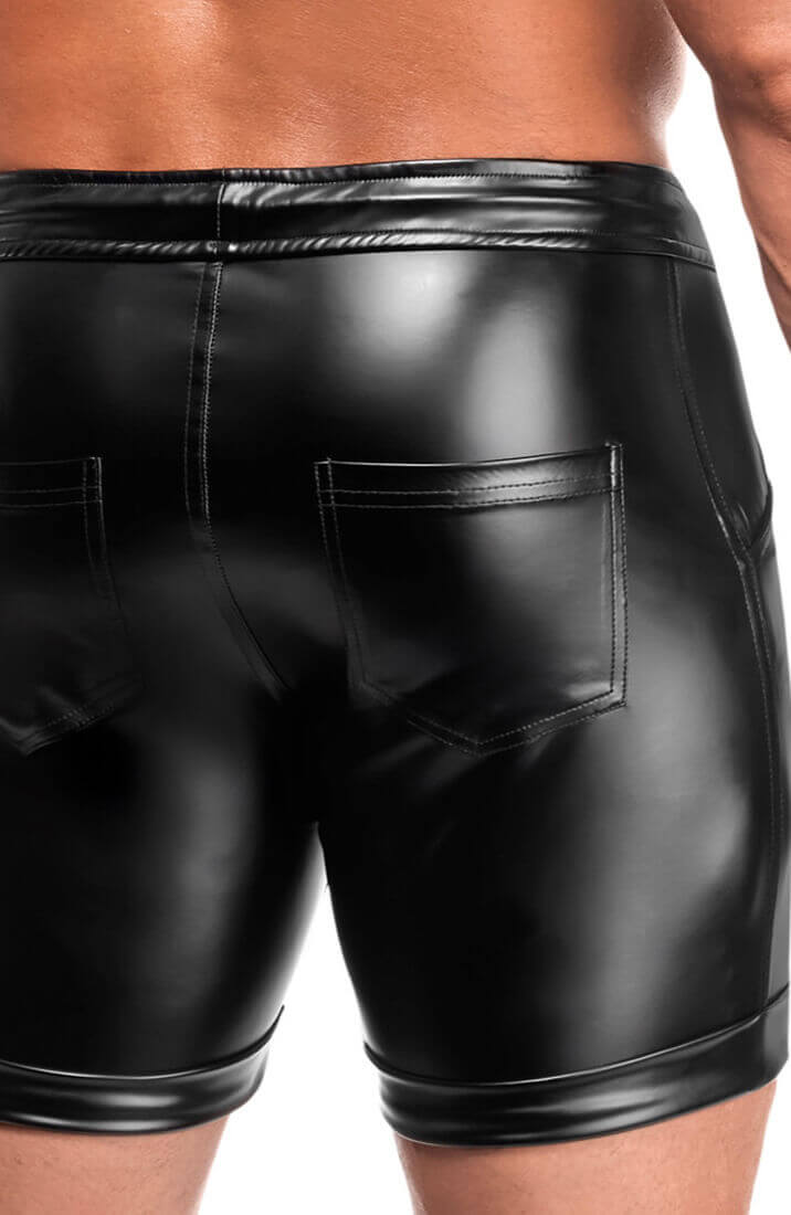 Sorte fetish shorts til mænd med sidelommer og baglommer