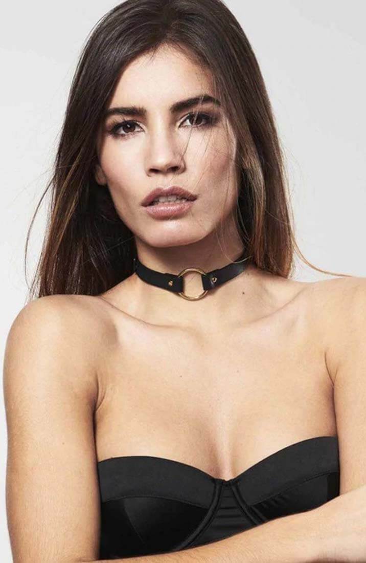 Faux læder choker med O-ring - COAX Copenhagen