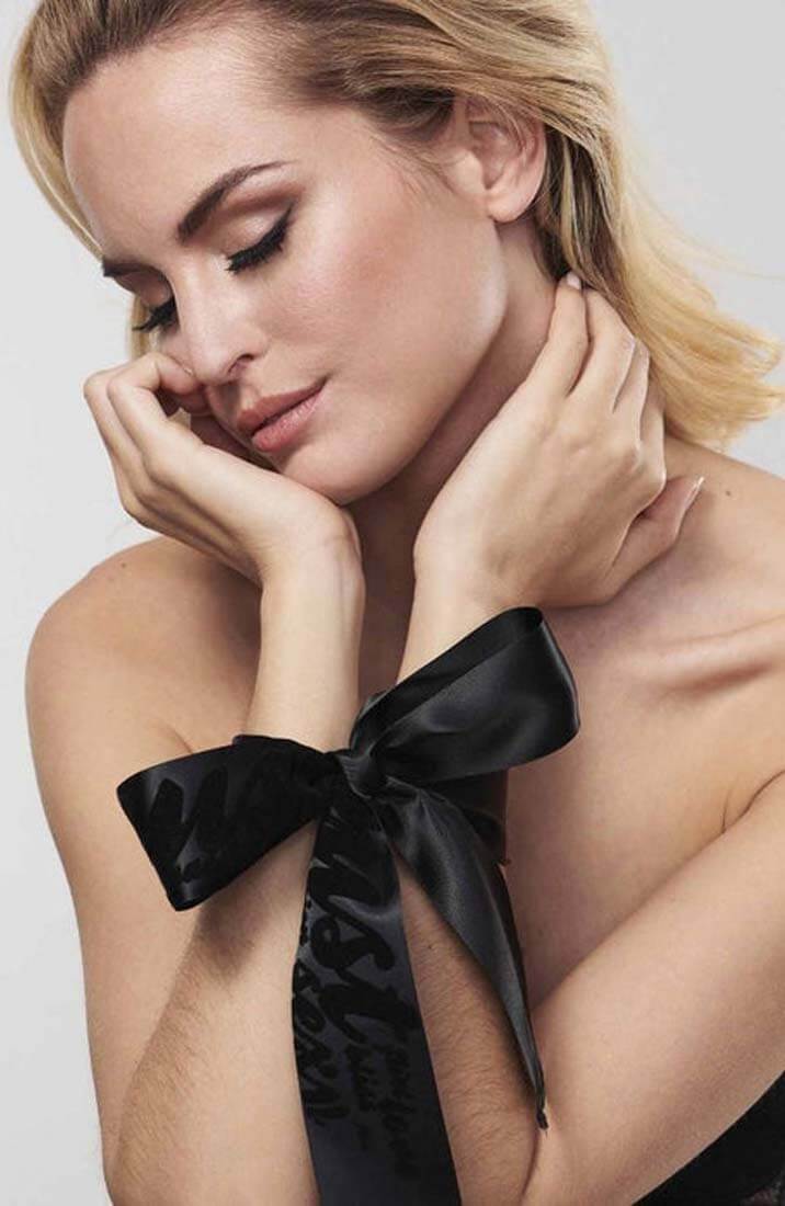 Satin cuffs - Silky Sensual Handcuffs - COAX Copenhagen