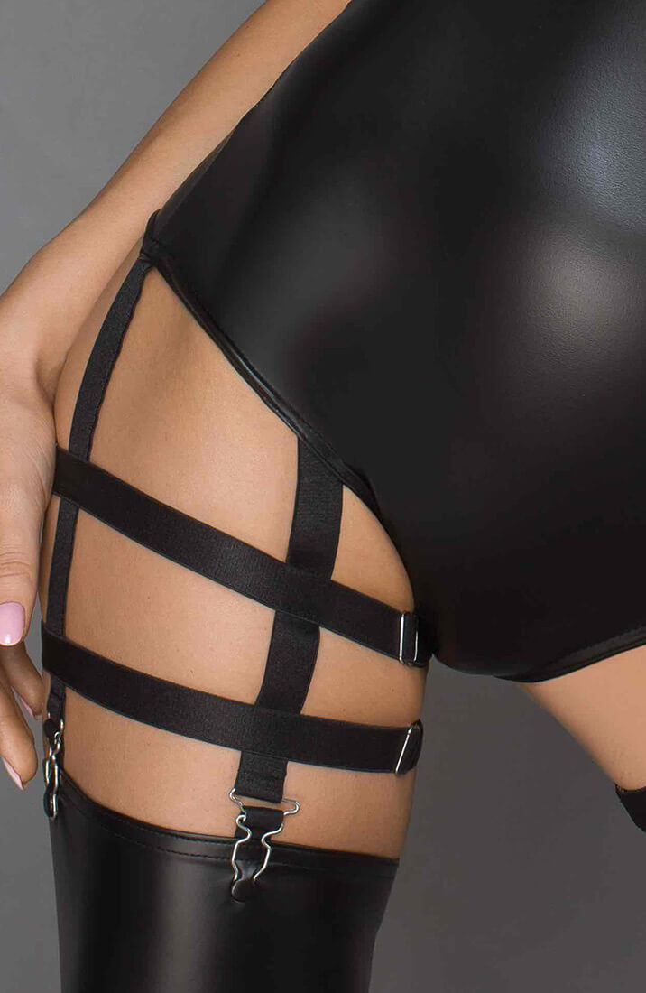 Wetlook cage teddy med strømpeholdere - OUTRAGEOUS - COAX Copenhagen